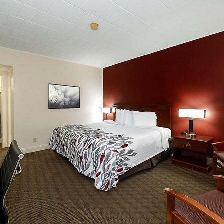 Red Roof Inn & Suites Hazleton Dış mekan fotoğraf