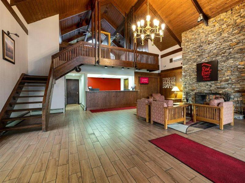 Red Roof Inn & Suites Hazleton Dış mekan fotoğraf