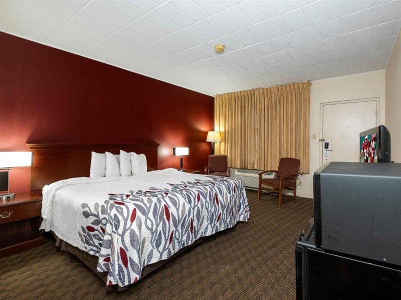 Red Roof Inn & Suites Hazleton Dış mekan fotoğraf