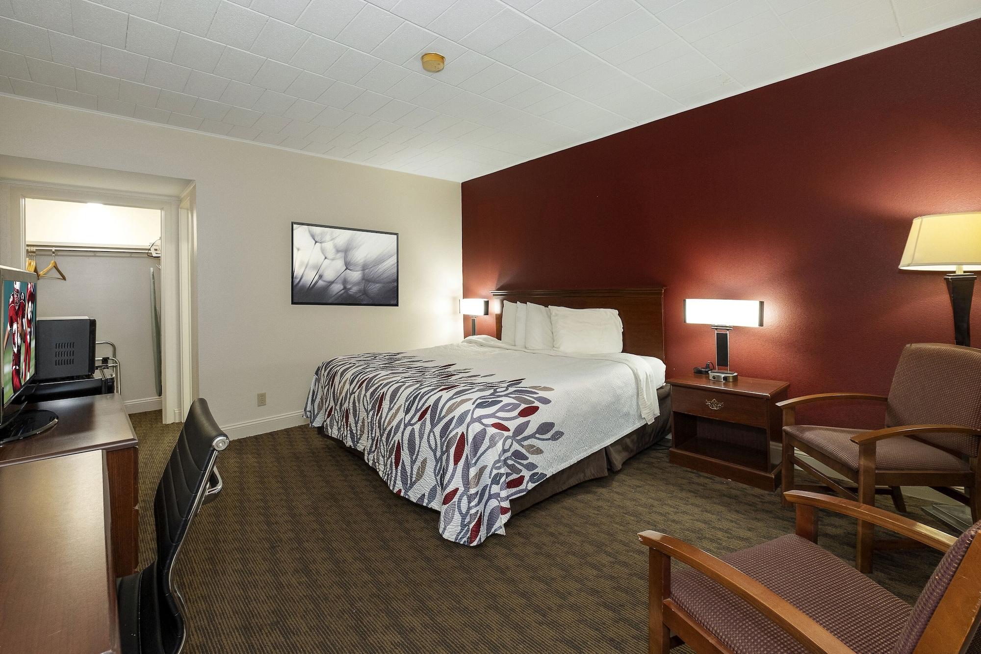 Red Roof Inn & Suites Hazleton Dış mekan fotoğraf
