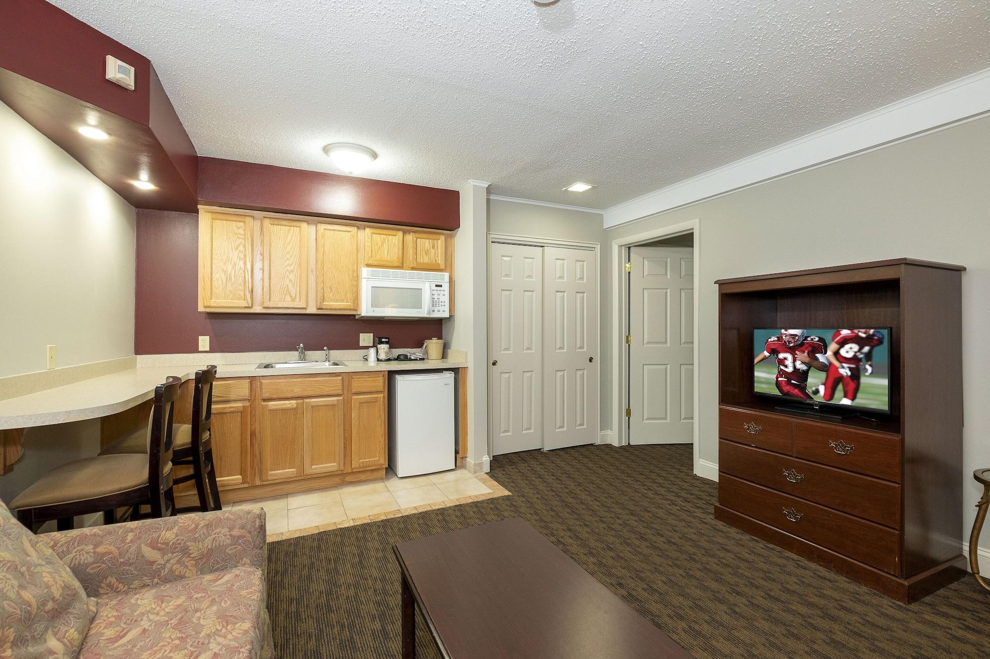 Red Roof Inn & Suites Hazleton Dış mekan fotoğraf