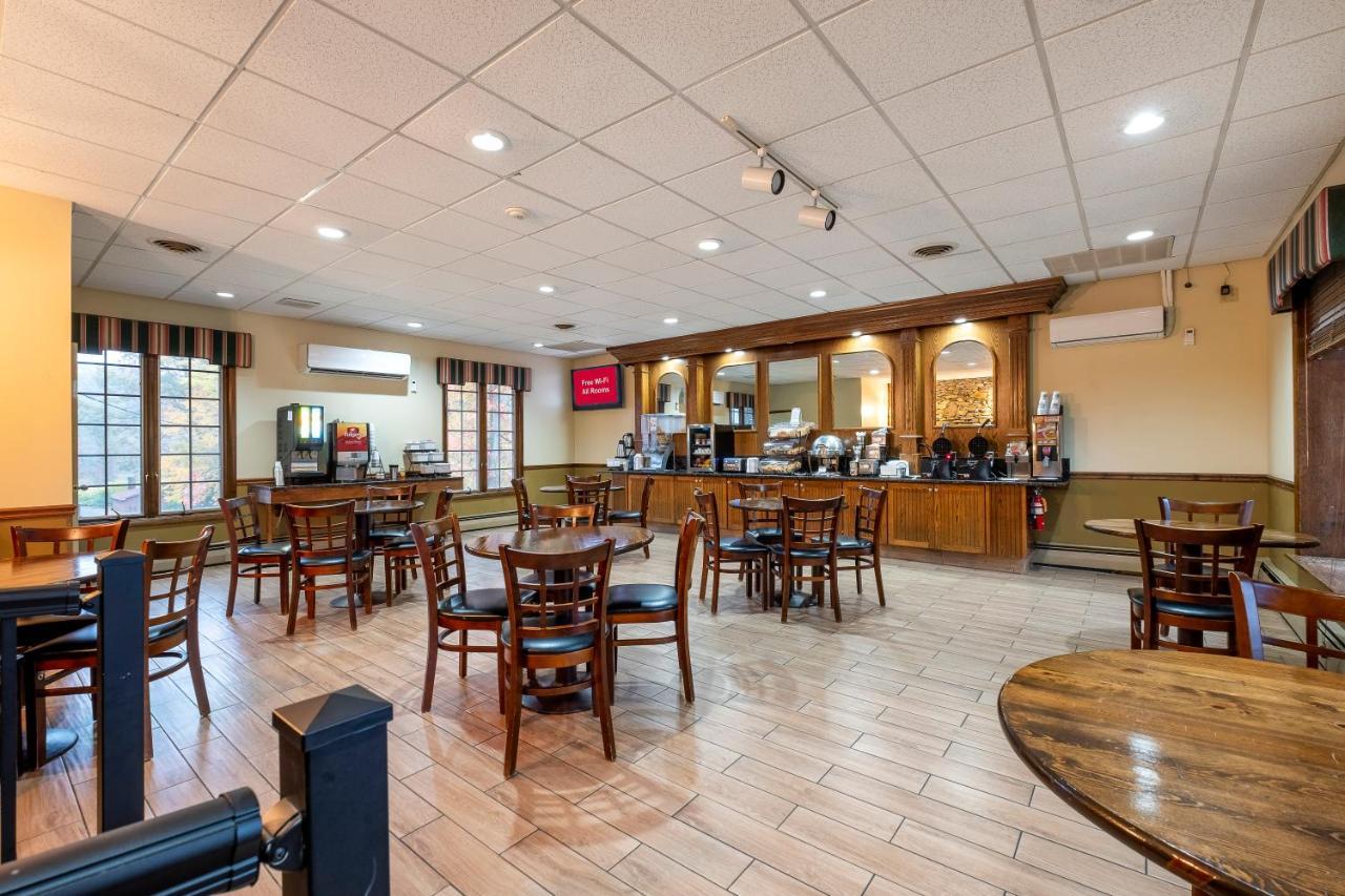 Red Roof Inn & Suites Hazleton Dış mekan fotoğraf