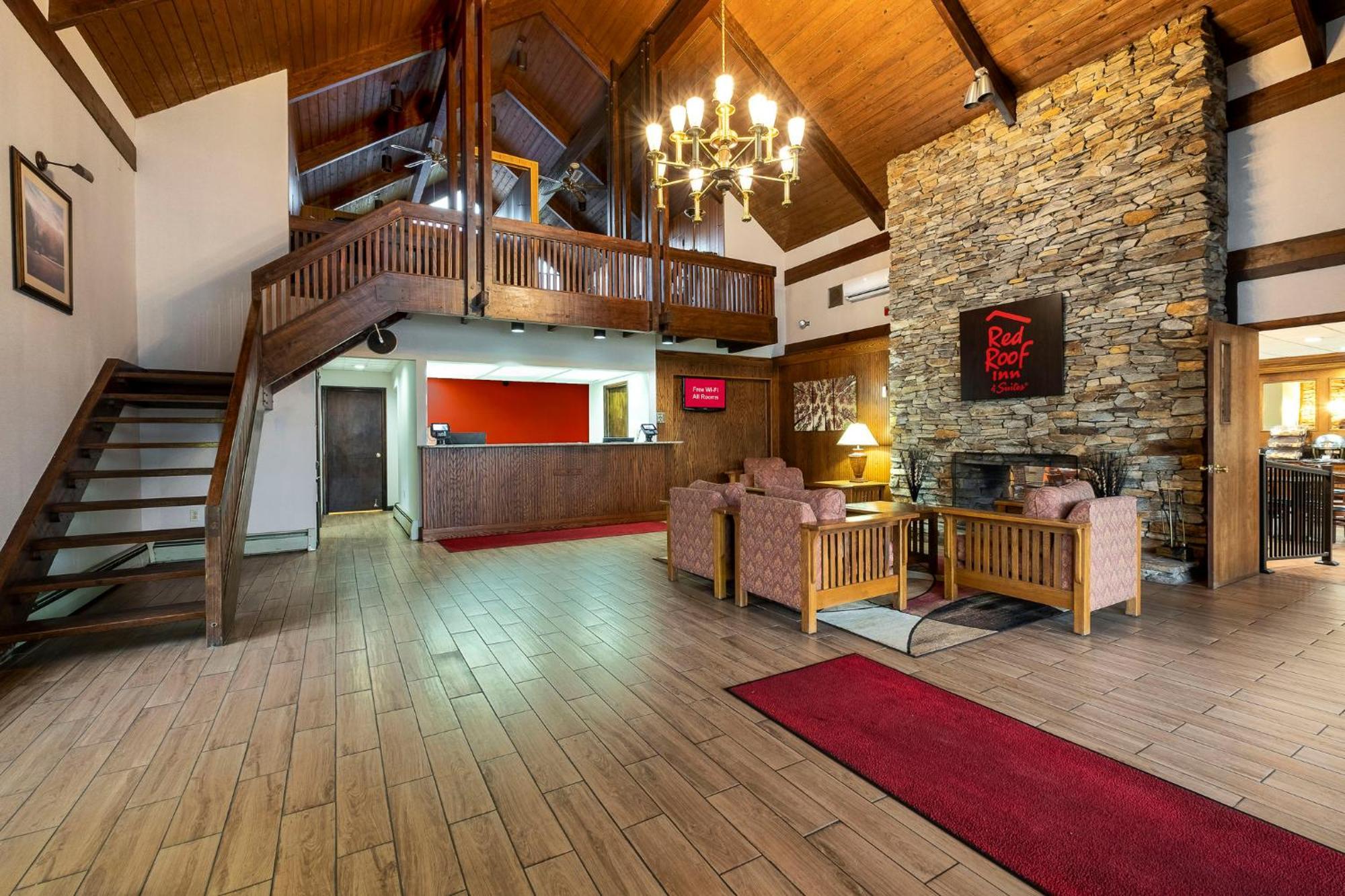 Red Roof Inn & Suites Hazleton Dış mekan fotoğraf