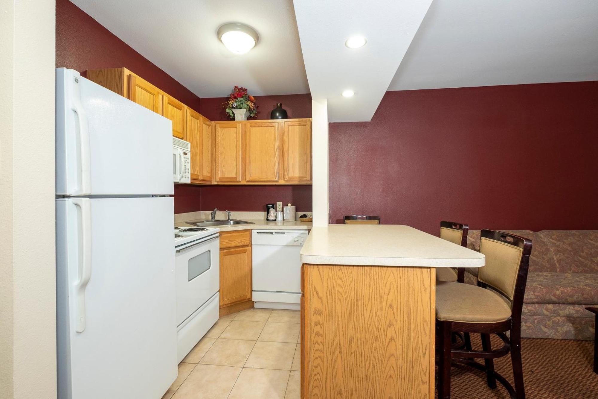 Red Roof Inn & Suites Hazleton Dış mekan fotoğraf