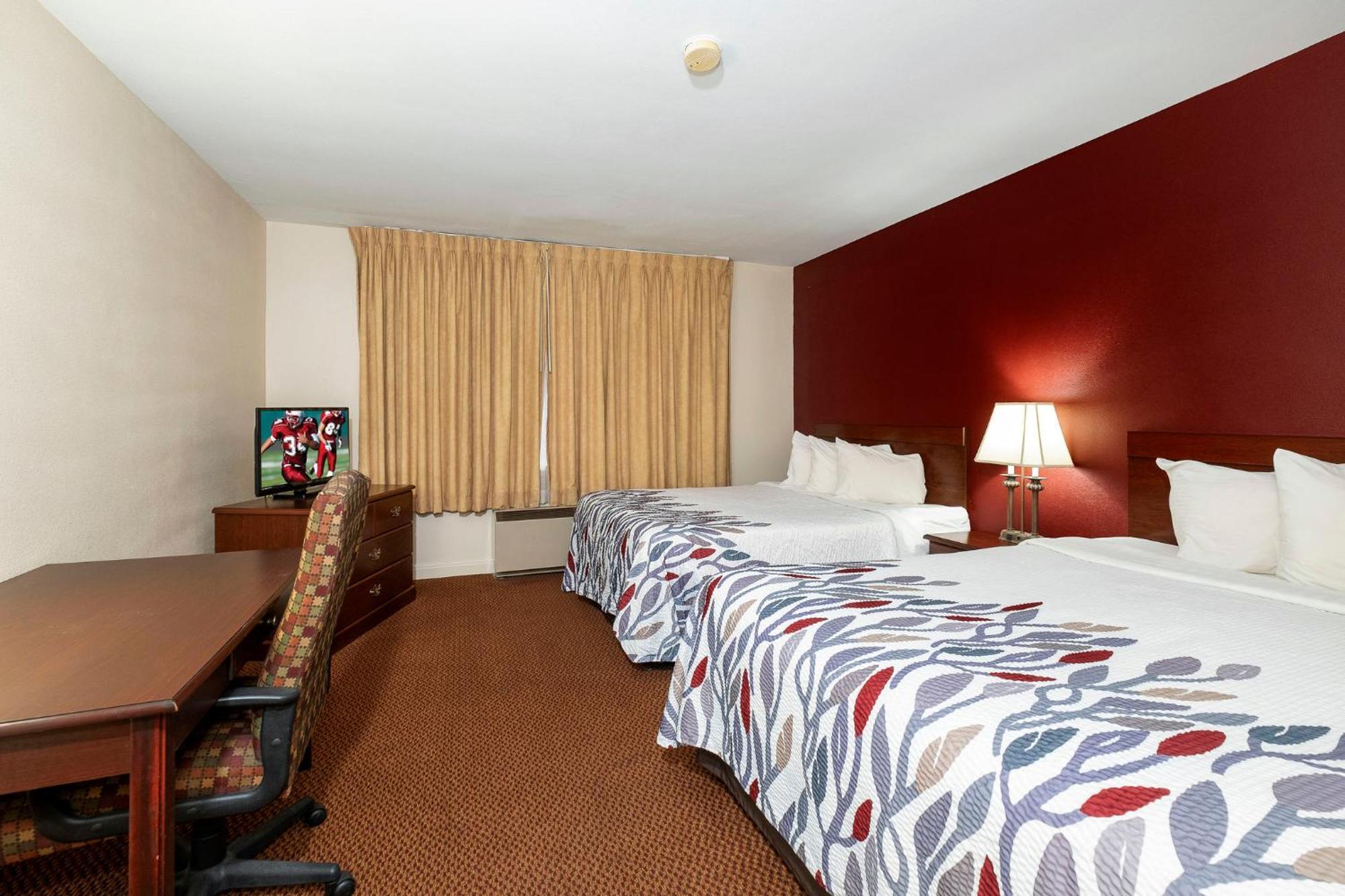 Red Roof Inn & Suites Hazleton Dış mekan fotoğraf