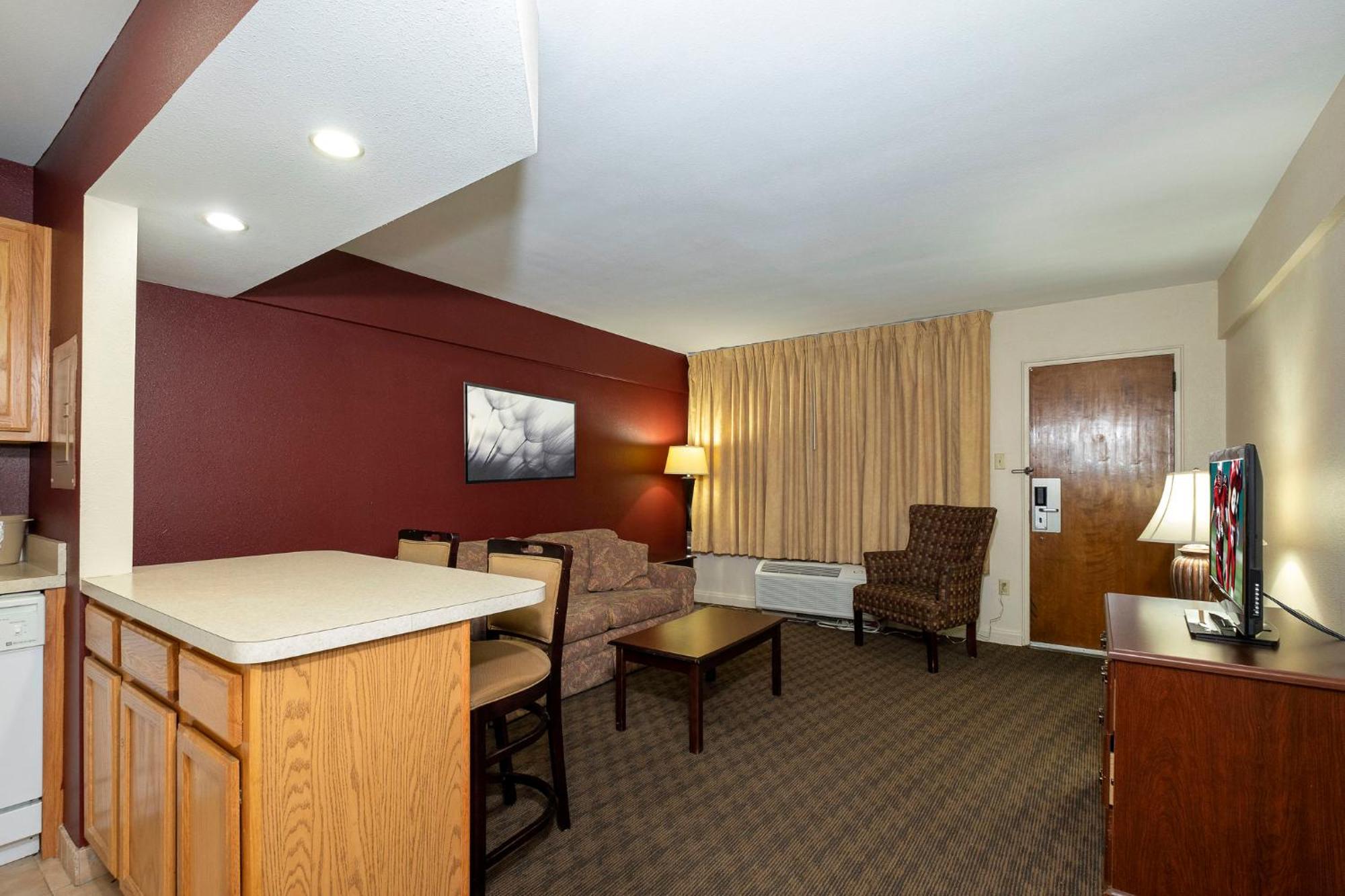 Red Roof Inn & Suites Hazleton Dış mekan fotoğraf